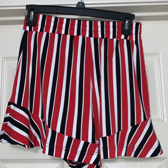 NWT express high waisted shorts - Picture 2 of 6